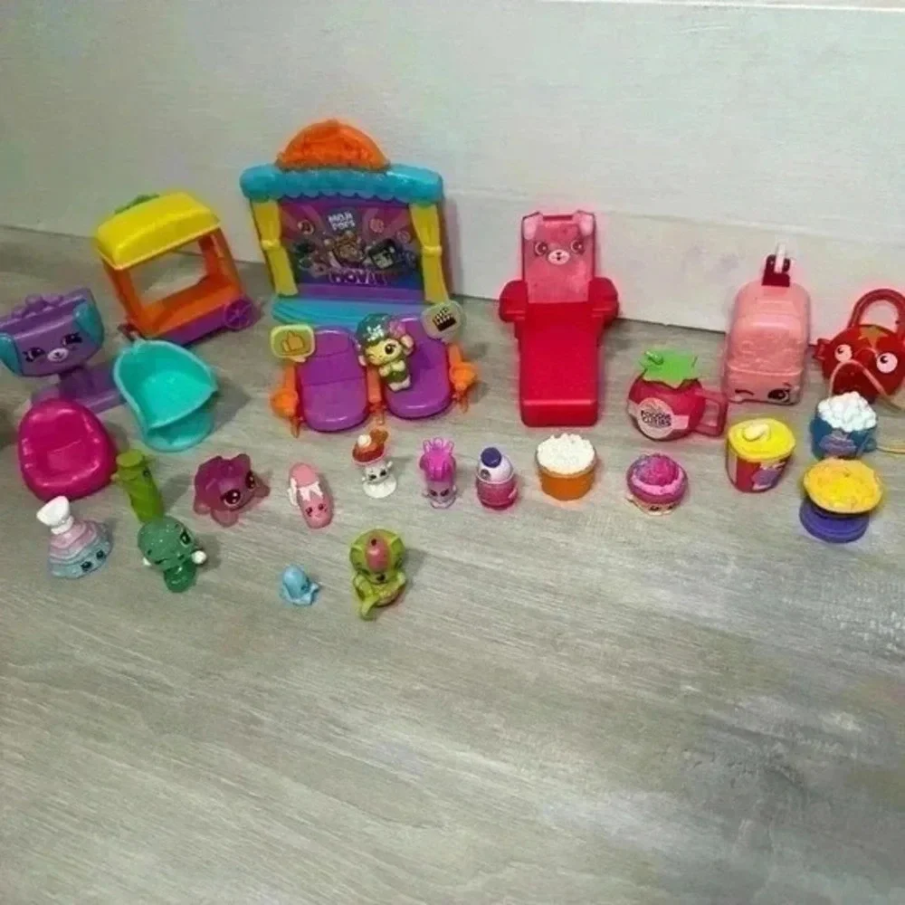 Shopkins Playset Lot‎ Characters Figures Accessories Theater Miniatures Bundle